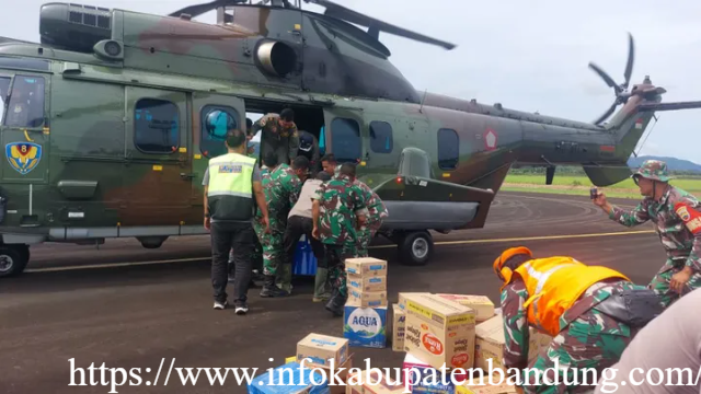 Distribusi Bantuan dari Helikopter